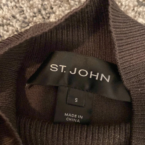 St. John Knits Ribbed Knit Mock Neck Top in Mocha Brown - Picture 3 of 5